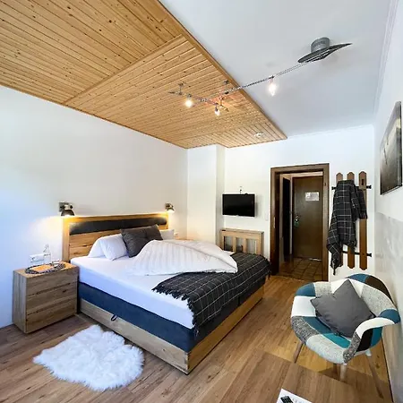 Zirbenhof * インナークレームス