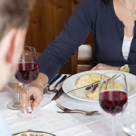 Zirbenhof イン インナークレームス