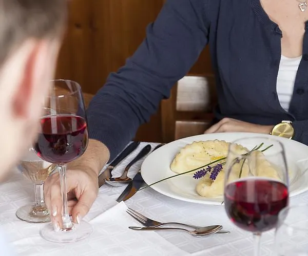 Zirbenhof Värdshus Innerkrems